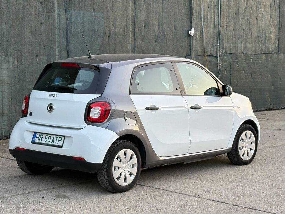 Smart Forfour 2020 electric, 7.800 € — imagine 3