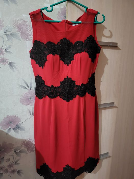 Вечерние платья 42-44 размер