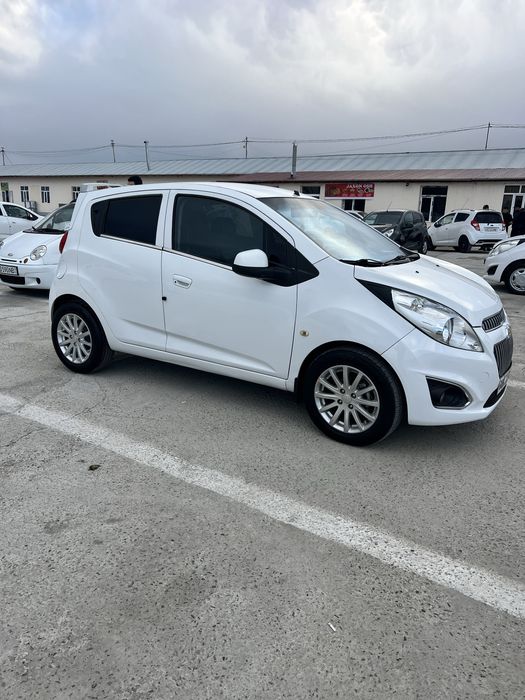 Chevralet spark sotiladi