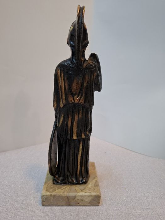 Бронзова лята статуя на Атина