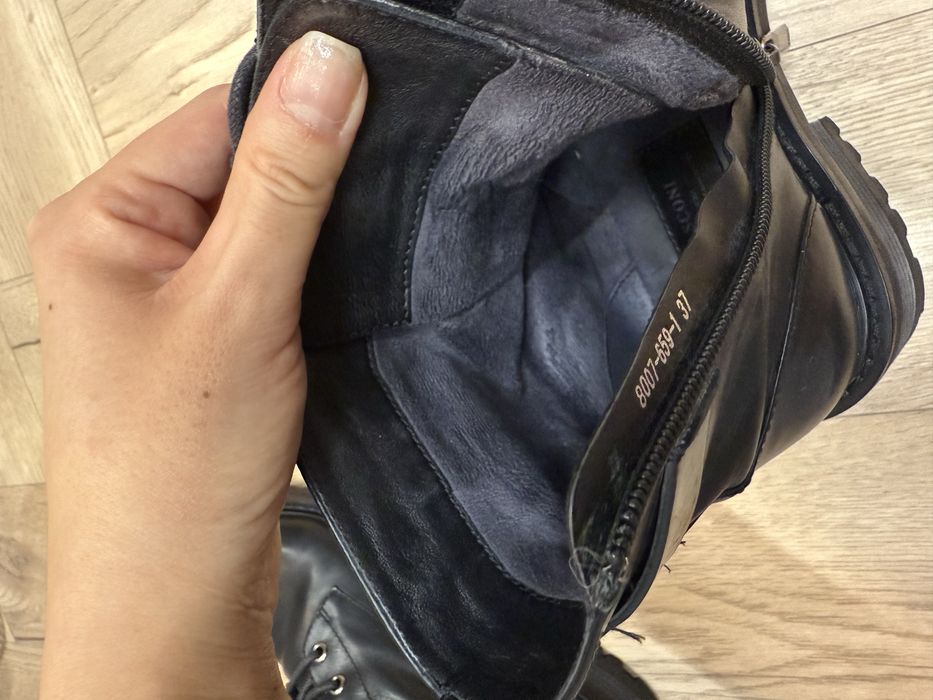 Продам ботинки Basconi