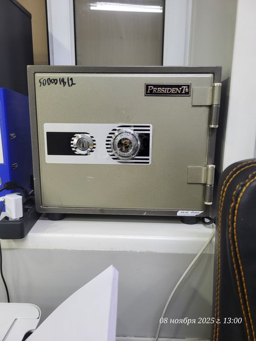 Продам офисную мебель