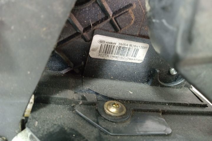 Broasca incuietoare stanga spate Ford C-Max 1  [din 2003 pana  2007] seria