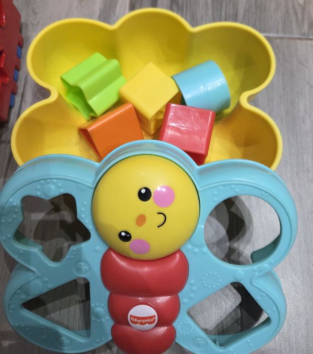 Два бебешки сортера