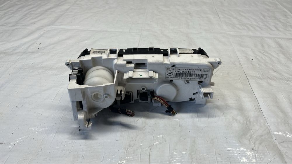 Mercedes A W169 панел климатик