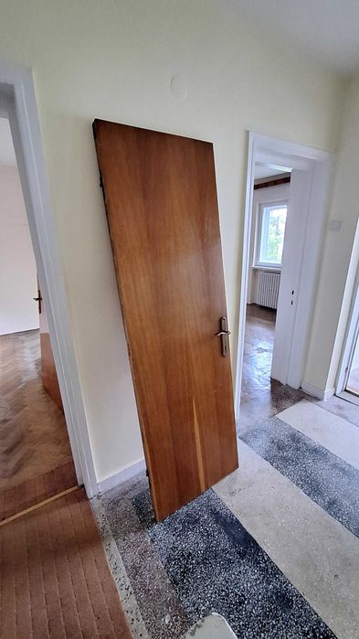 Uși și ferestre second-hand
