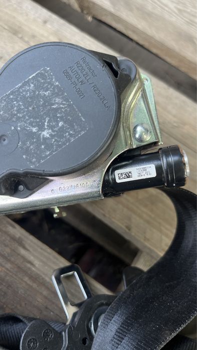 Centura dreapta fata range rover discovery 5 piese dezmembrari