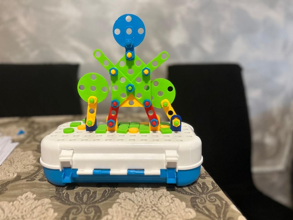 Creative Toy Engineer