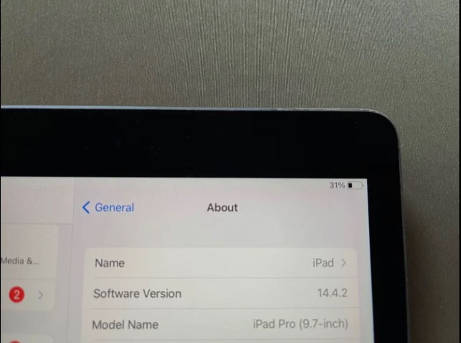 iPad Pro 9.7 inch с оригинален калъф