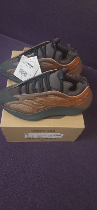 Adidasi yeezy 700 originali,mar 36 2/3,noi,cu eticheta