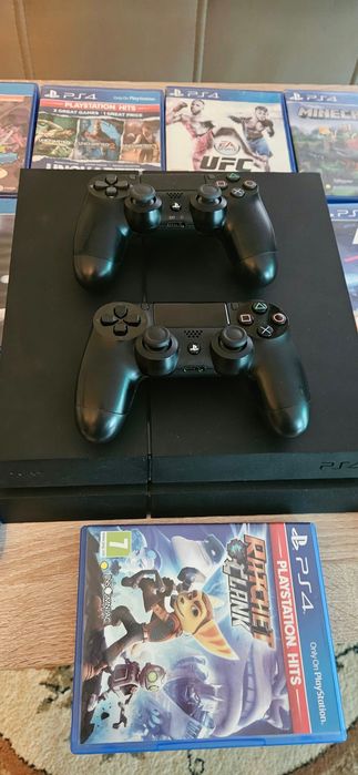 PS4 + 15 игри + два джойстика