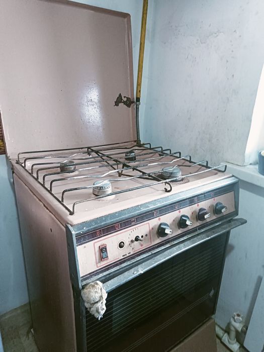 Продается 2 шт газовые плиты