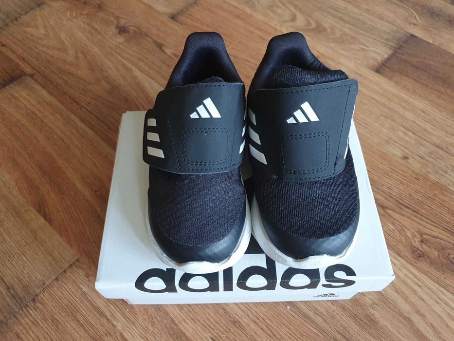 Бебешки маратонки ADIDAS 22ри номер