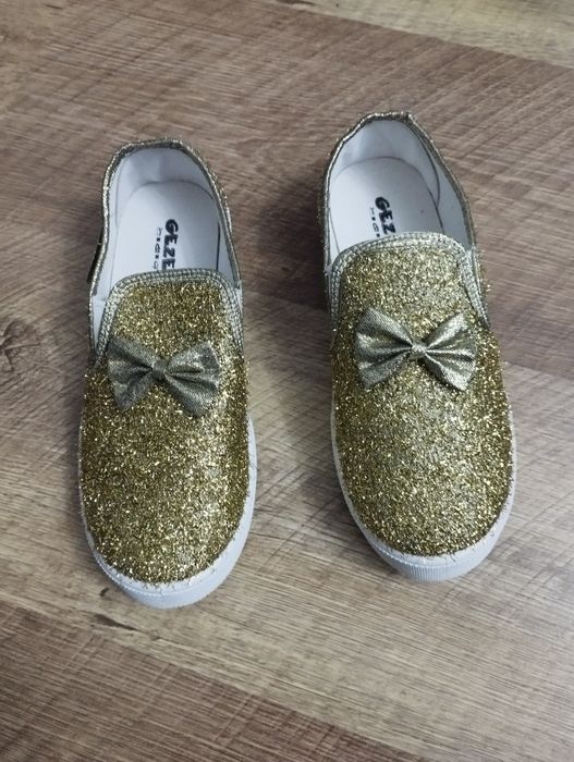 Обувь на девочку новая 34р