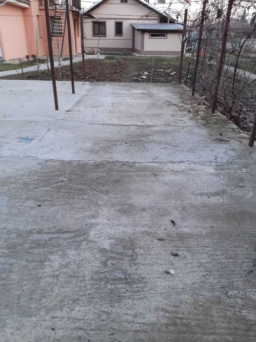 Inchiriez loc de parcare