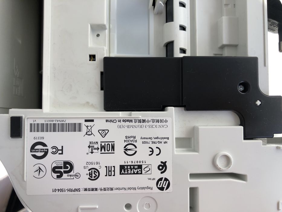 Vând imprimantă HP DeskJet 2320