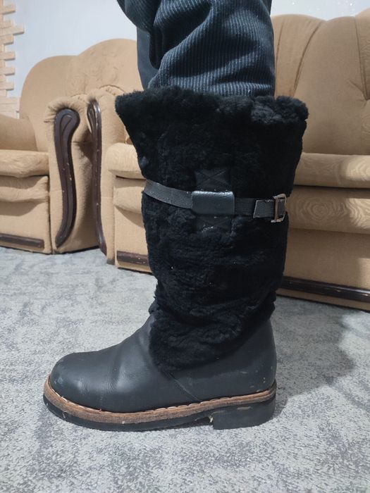 Продам мужские унты