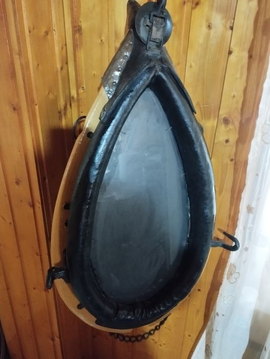 Vând oglinda Jug de cal