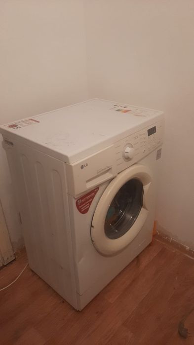 LG стиральная машинка. Состаяния жаксы. 20000тг