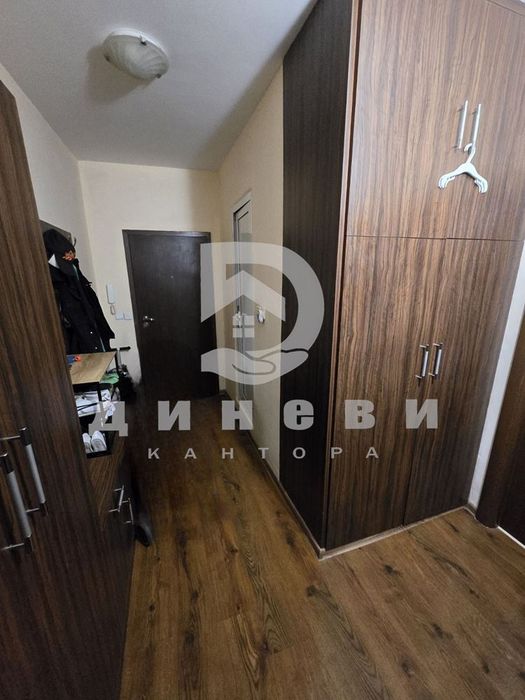 Продава тристаен до СУ Иван Вазов