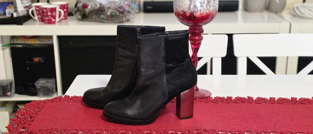 Дамски боти с естествен косъм