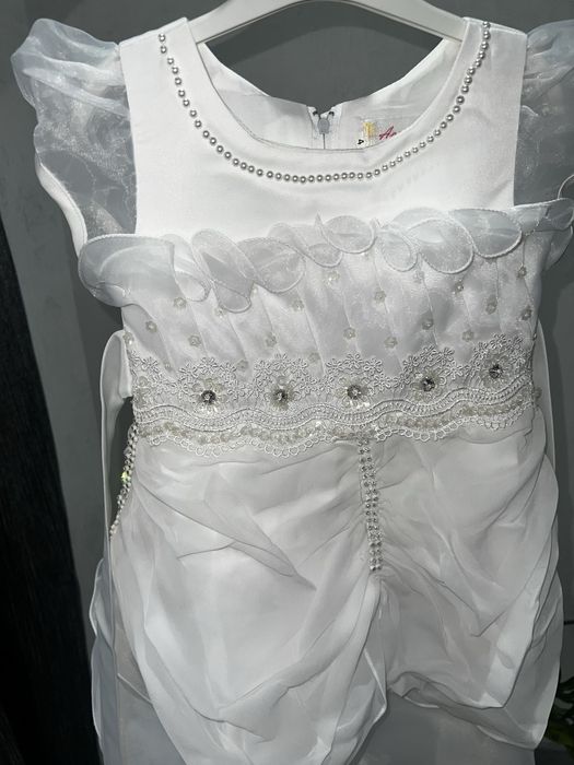 Платье белое нарядное на девочку 7-8 лет