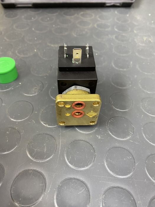 Магнет вентил клапан еспресо бойлер Зануси Спацио