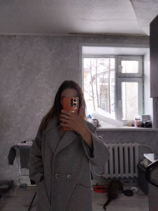 Продам польто 42-44 размер