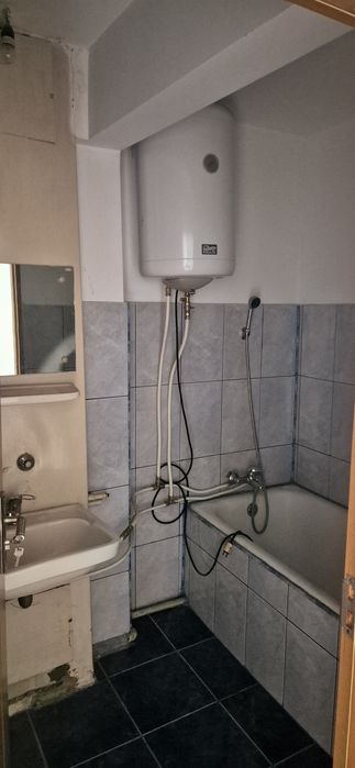 Ofer spre vanzare apartament zona Casa Cartii deasupra fostul Sigma