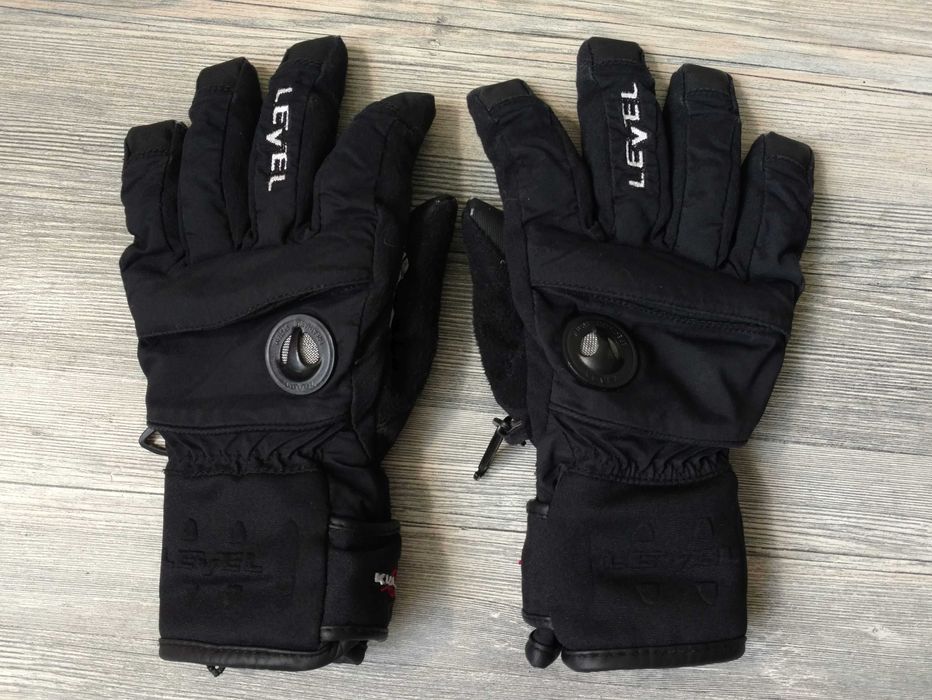 Ски и сноуборд ръкавици предимно Gore-Tex на най-добрите марки