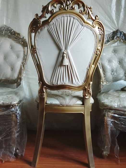 Продам 6 новых стульев