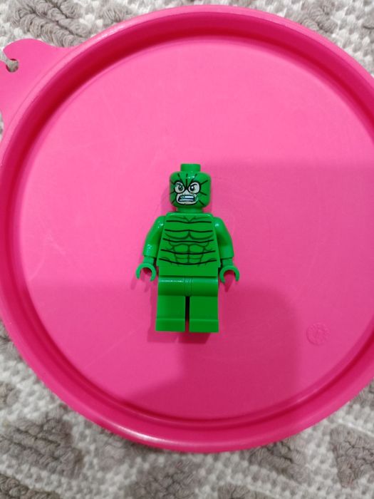 Продаю Лего оригинал в идеальном состоянии