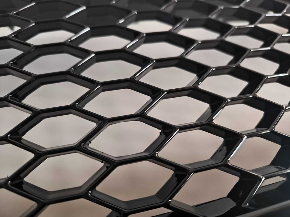 Решетка Без емблема Ауди А3 8П Фейслифт Пчелна AUDI A3 08-13 Гланц