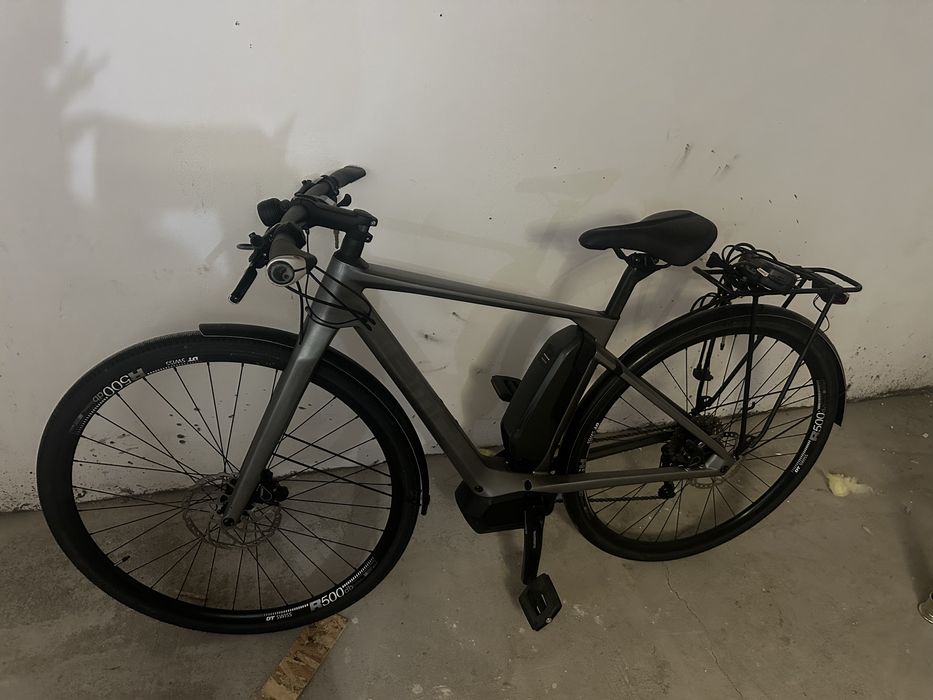 Bicicletă electrică trekking / city – autonomie mare, stare excelentă