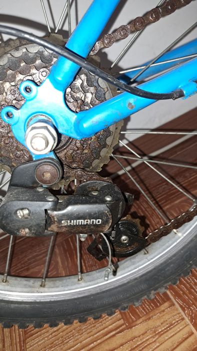 Vând  bicicletă  copii  BTWIN  20"