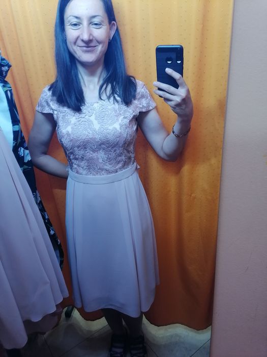 Елегантна дамска рокля