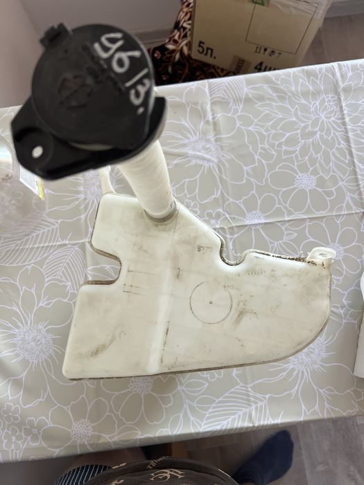 Бачок омывателя lexus is250