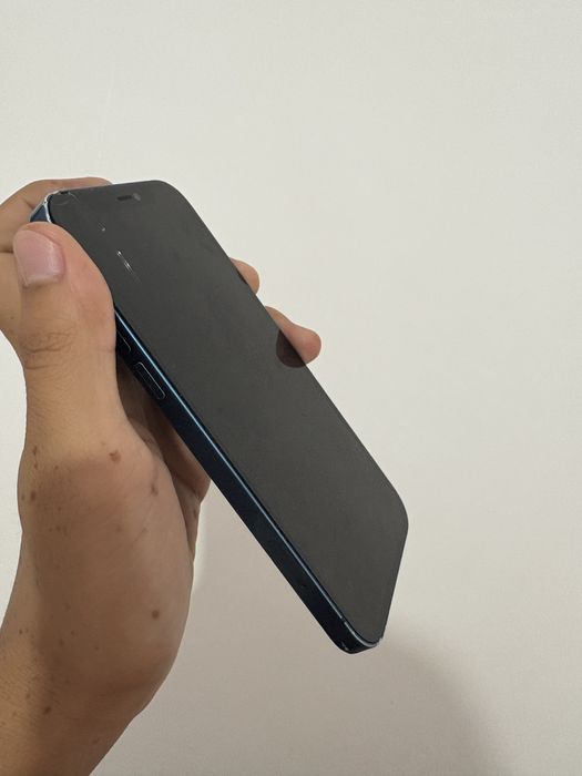 продаю iphone 12