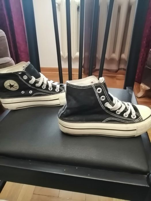 Продам детскую обувь.