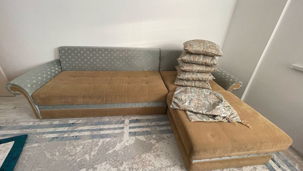 Большой диван длина почти 330