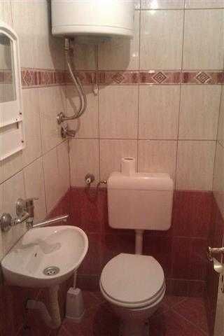 Дава се под наем Двустаен апартамент в Бургас, Изгрев - 57 кв.м за 193.8 € - Снимка #2