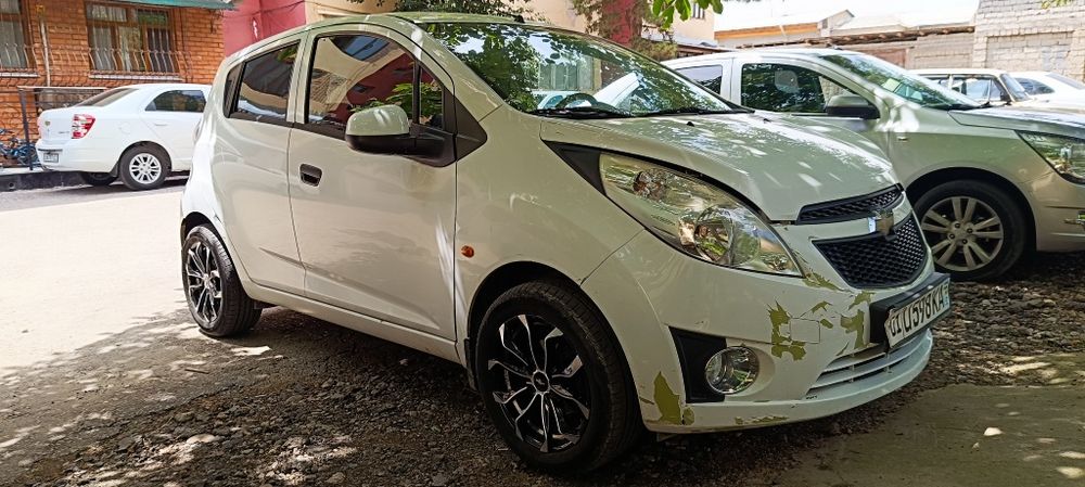 Spark 2 pozitsiya sotiladi