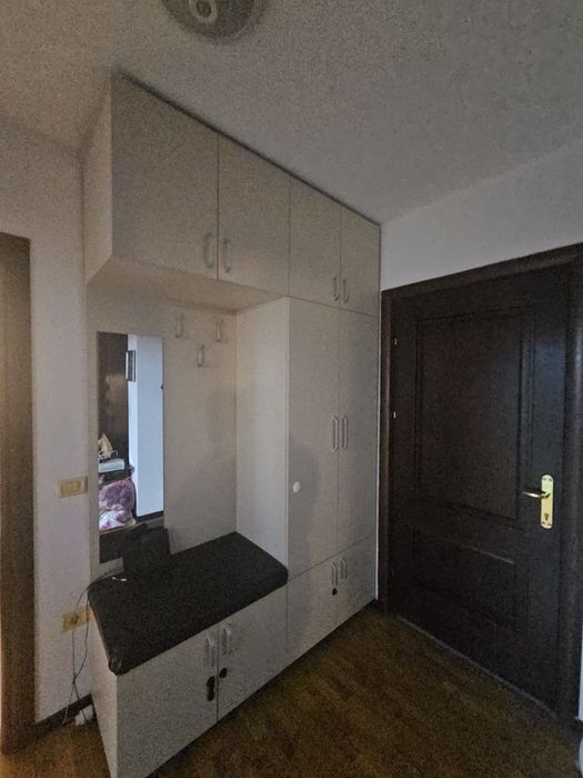 Închiriez Apartament 3 camere 80mp