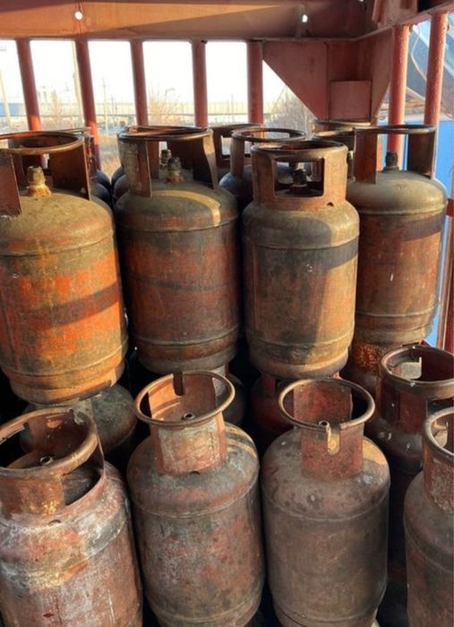 Продам заправленный пустые  газ баллоны