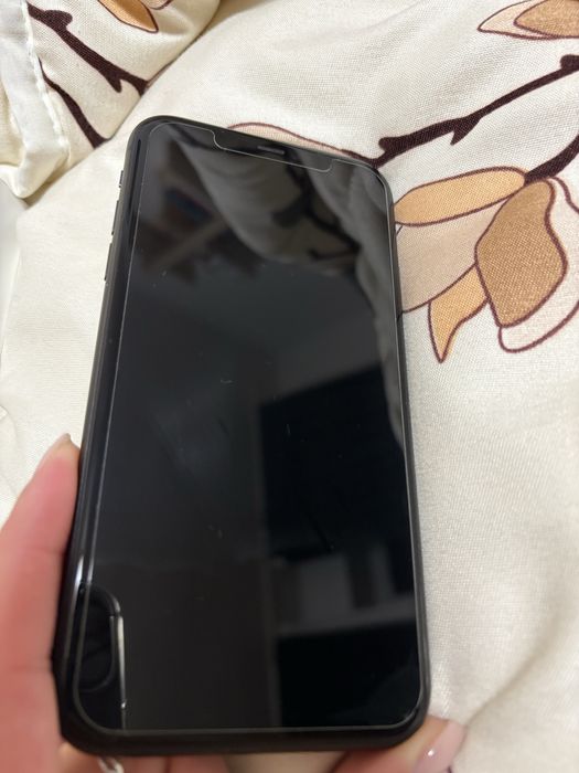 Vand iPhone 11 baterie 76%