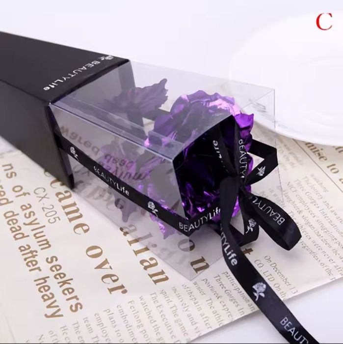 Златна роза със стойка