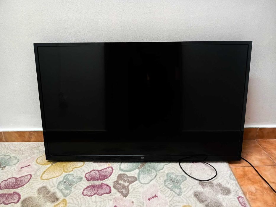 Smart TV 99 cm diagonala