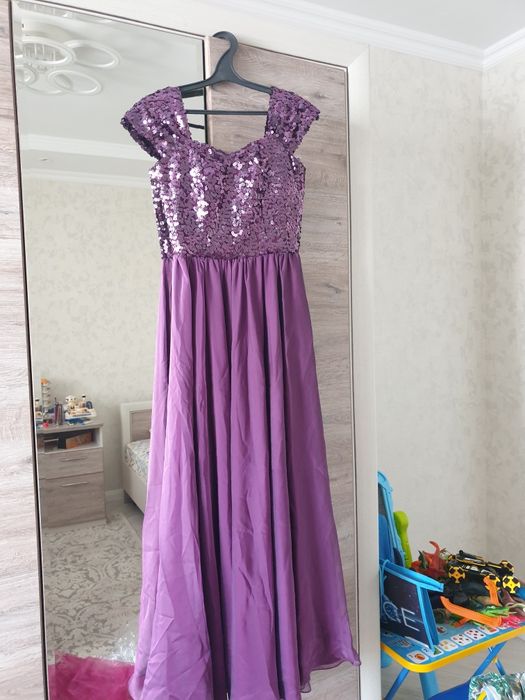 Вечернее нарядное платье