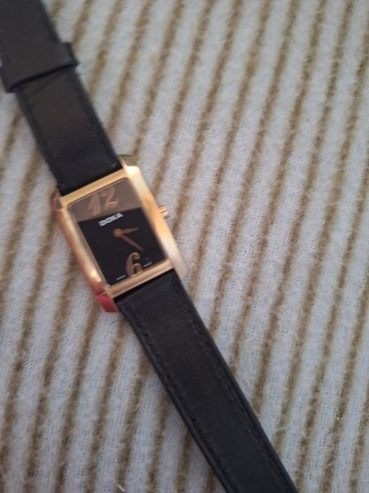 Дамски часовник DOXA