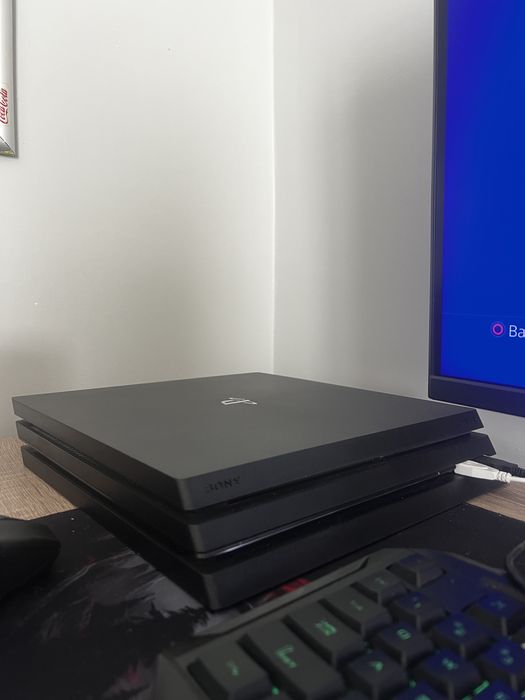 Pleystation 4 pro 2 tb